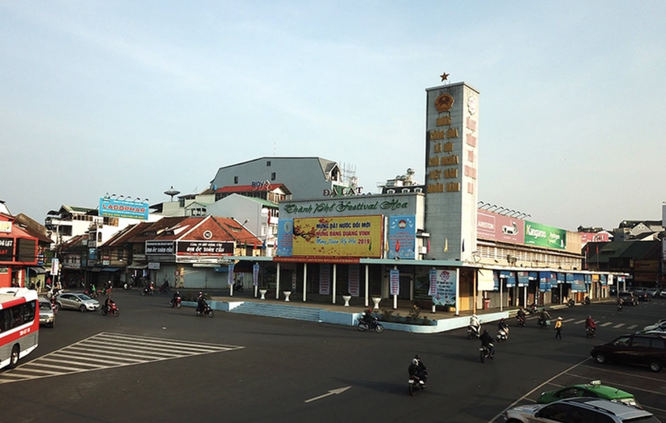 Rạp Hoà Bình — Đà Lạt